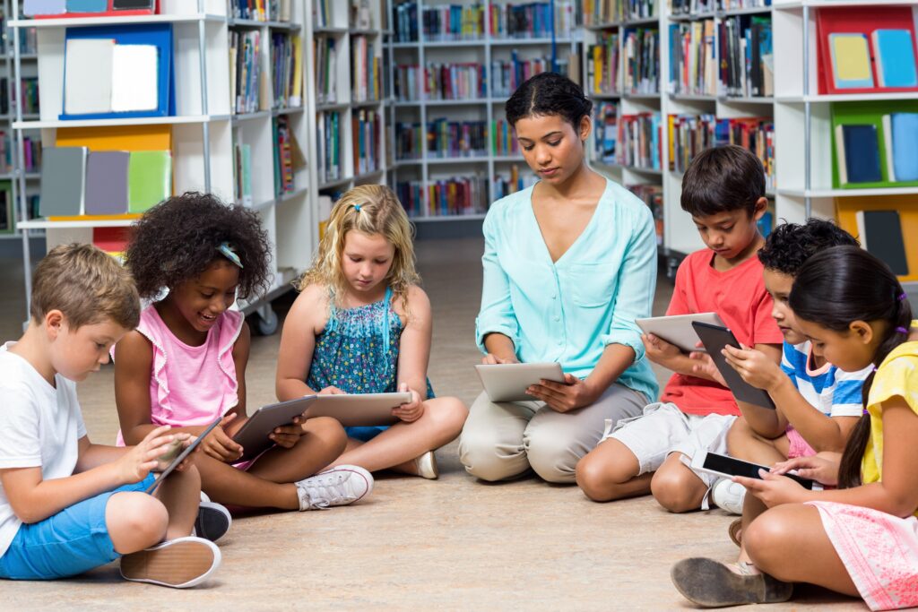 examines the role of technology in foreign language teaching and learning in the primary school.